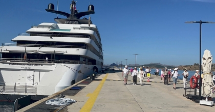 BODRUM’A 84 YOLCU GETİRDİ  