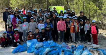 BULDANLI ÖĞRENCİLER ORMANI TEMİZLEDİ