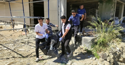 ÇATIDAN DÜŞEN SERAMİK USTASI HAYATINI KAYBETTİ