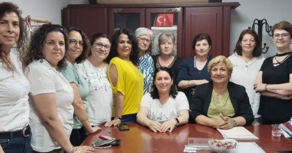 CHP MANİSA İL KADIN KOLLARINDAN TOPLU İSTİFA  