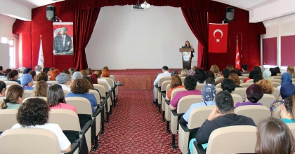 DDH’DA HEMŞİRELER GELECEĞİMİZ PANELİ DÜZENLENDİ