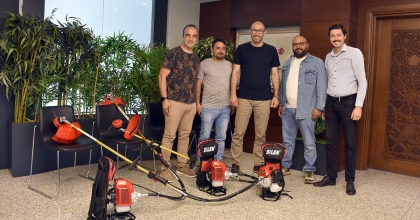 ESNAFLARDAN BELEDİYEYE ÇİM BİÇME MAKİNESİ HEDİYESİ  