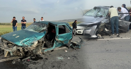 KAFA KAFAYA ÇARPIŞAN OTOMOBİLLERİN SÜRÜCÜLERİ YARALANDI  