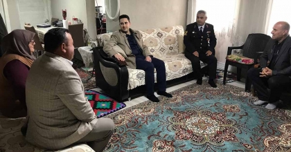 KAYMAKAM GEDİK’TEN ŞEHİT AİLELERİNE ANNELER GÜNÜ ZİYARETİ  