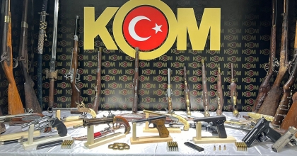 ÖDEMİŞ'TEKİ YASA DIŞI SİLAH TİCARETİ OPERASYONUNDA 1 GÖZALTI  