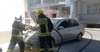 PARK HALİNDEKİ OTOMOBİLDE YANGIN ÇIKTI  