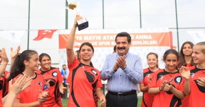 19 MAYIS COŞKUSU PAMUKKALE’Yİ DE SARDI