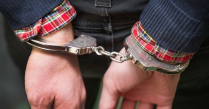 SEÇİM BÜROSU ÖNÜNDE PKK MARŞINA 9 GÖZALTI