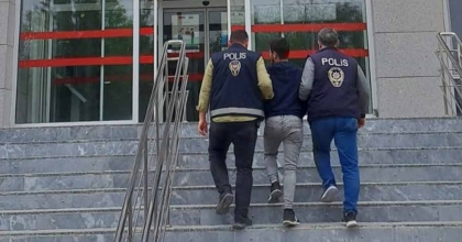 ŞUHUT’TA ARANAN ŞAHIS POLİSTEN KAÇAMADI  