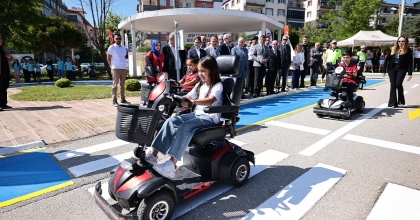 TRAFİK HAFTASINI ÇOCUKLARLA KUTLADILAR