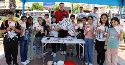 TRAFİK VE İLK YARDIM FARKINDALIĞI İÇİN STANT