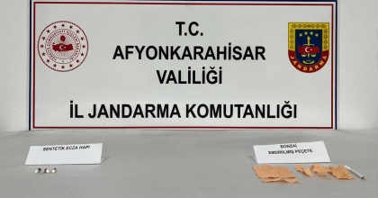 UYUŞTURUCU KULLANIRKEN JANDARMAYA YAKALANDILAR  