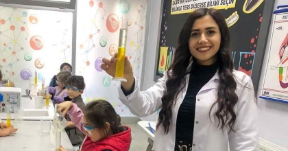 MANİSA SERPİL ÖĞRETMENE AĞLIYOR