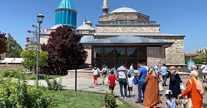 MEVLANA MÜZESİNE ZİYARETÇİ AKINI 
