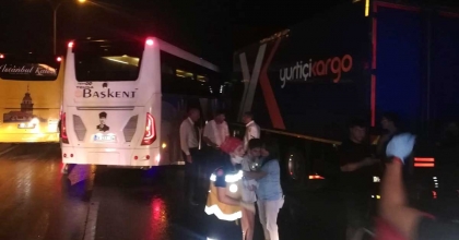 AFYONKARAHİSAR’DA ZİNCİRLEME KAZA: 6 YARALI  