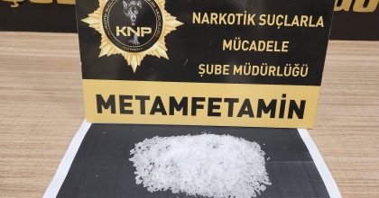 KÜTAHYA’DA UYUŞTURUCU MADDE SATICISI GÖZALTINA ALINDI  