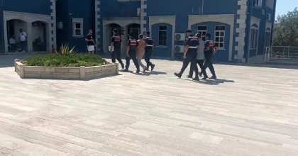 FOÇA’DAKİ YANGININ NEDENİ YAKILAN PLASTİK KABLO VE ATIKLAR