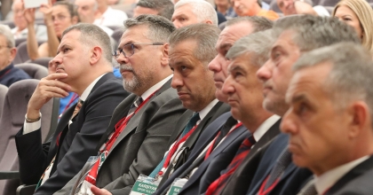 KARŞIYAKA’YA TEKNİK DİREKTÖR ARANIYOR