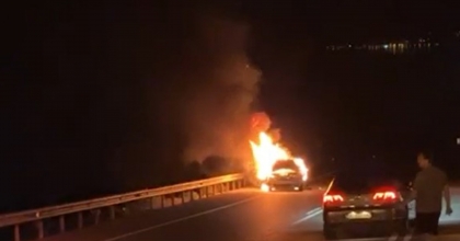 DATÇA YOLUNDA SEYİR HALİNDEKİ ARAÇ YANDI