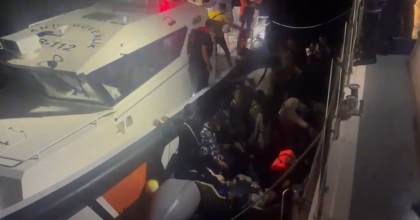 BODRUM'DA 7'Sİ ÇOCUK 41 DÜZENSİZ GÖÇMEN YAKALANDI   