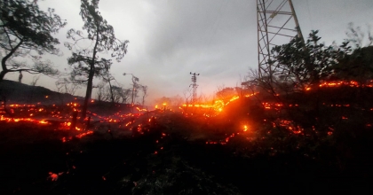MARMARİS’TE ORMANLIK ALANDA YANGIN ÇIKTI  