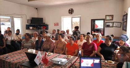 MUĞLALI KADINLAR KOYUNLARI İLE ÜRETİME KATILIYOR