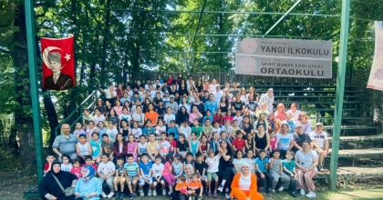 ÖĞRENCİLER PİKNİKTE YILIN YORGUNLUĞUNU ATTI   