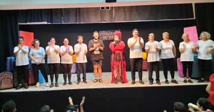 OYUN AYAKTA ALKIŞLANDI   