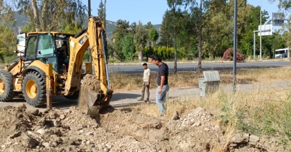 ZARAR GÖREN AYDINLATMA DİREKLERİ YENİLENDİ   