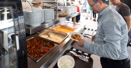 İZMİR’DE İLK KENT LOKANTASI AÇILDI   