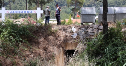 FETÖCÜLERİN SAKLANDIĞI MENFEZ ÇÖPLÜĞE DÖNDÜ