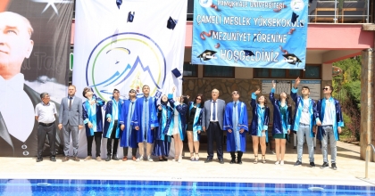 ÇAMELİ MYO'DA MEZUNİYET SEVİNCİ