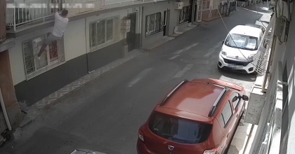 BALKONLARDAN EV VE İŞ YERLERİNE GİREN ŞAHIS YAKALANDI