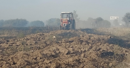 UŞAK’TA MAKİLİK ALANDA YANGIN ÇIKTI   