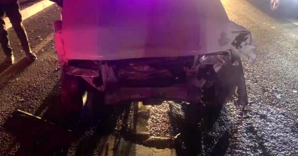 KÜTAHYA'DA MİNİBÜS İLE OTOMOBİL ÇARPIŞTI: 1 YARALI