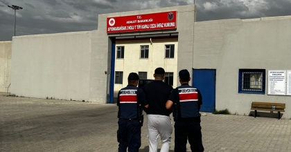 CİNSEL İSTİSMAR SUÇUNDAN ARANAN ŞAHSI JANDARMA YAKALADI   