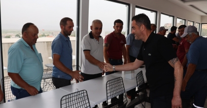 BAŞKAN ARICI, BELEDİYE PERSONELİ İLE BAYRAMLAŞTI   