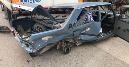 OTOMOBİL İLE HAFİF TİCARİ ARAÇ ÇARPIŞTI: 3 YARALI