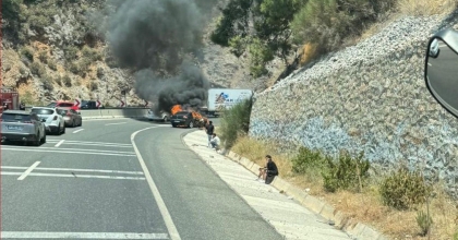 SAKAR RAMPASINDA SEYİR HALİNDEKİ ARAÇTA YANGIN ÇIKTI