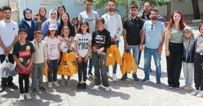 ÜNİVERSİTELİ GENÇLER ÖRNEK OLDU   