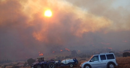 MANİSA'DAKİ YANGINA MÜDAHALE SÜRÜYOR