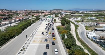 ÇEŞME'YE 9 GÜNDE 288 BİN ARAÇ GİRİŞ YAPTI 