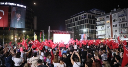 AYDINLILAR MİLLİ MAÇI DEV EKRANDA İZLEYECEK   
