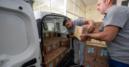 İZMİR’DE SÜT DAĞITIMINA BAŞLANDI   