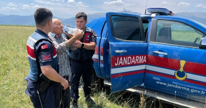 KAYIP YAŞLI ADAMI JANDARMA BULDU