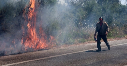 SELÇUK'TA BİR YANGIN DAHA: İLK MÜDAHALE VATANDAŞLARDAN  