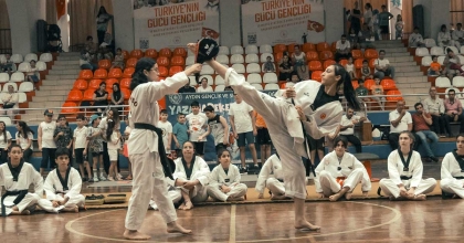 AYDIN'DA YAZ SPOR OKULLARI, KAPILARINI GENÇLER İÇİN AÇTI