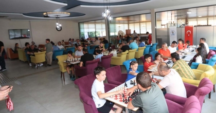 BABALARINA KARŞI HAMLE YAPTILAR