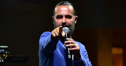 BODRUM’DA TURİSTLER YUNAN MÜZİĞİYLE COŞTU  