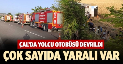 ÇAL’DA YOLCU OTOBÜSÜ DEVRİLDİ